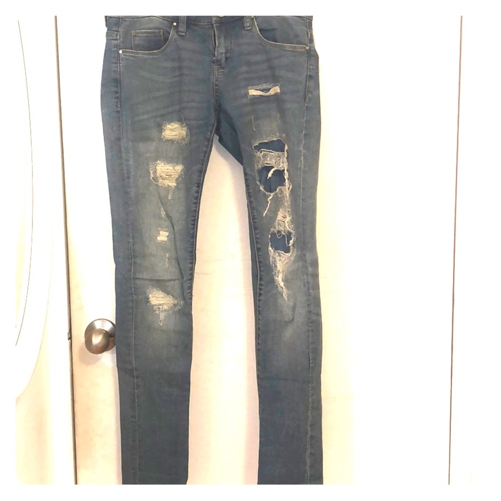 Blank ripped jeans